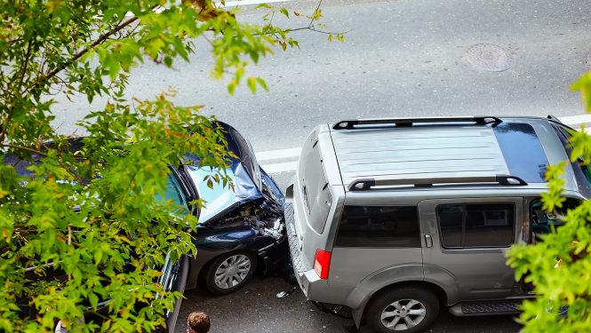 Autosadursme uz ielas.