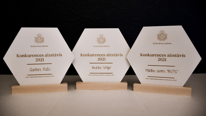 Akcijas "Nejēdzīgākais šķērslis konkurencei - 2021" laureātu balvas